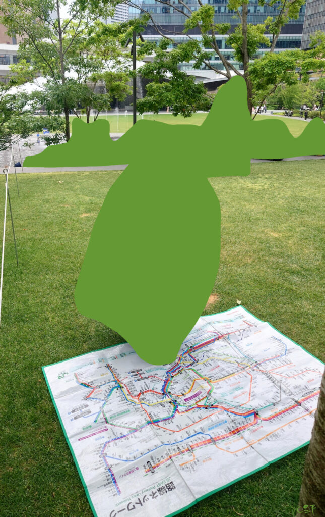 うめきた公園。首都圏路線ネットワークのレジャーシート。